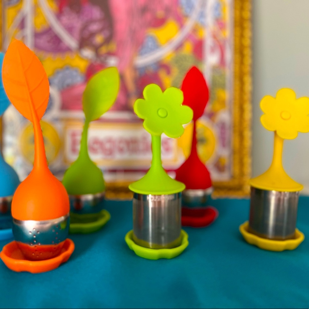Groovy tea infusers